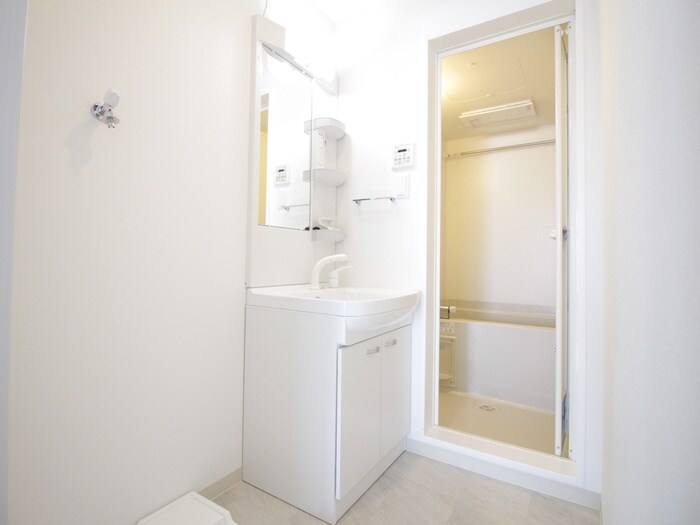 物件内観写真15　(洗濯機置場)