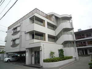 パ－クサイド前田２号館外観写真