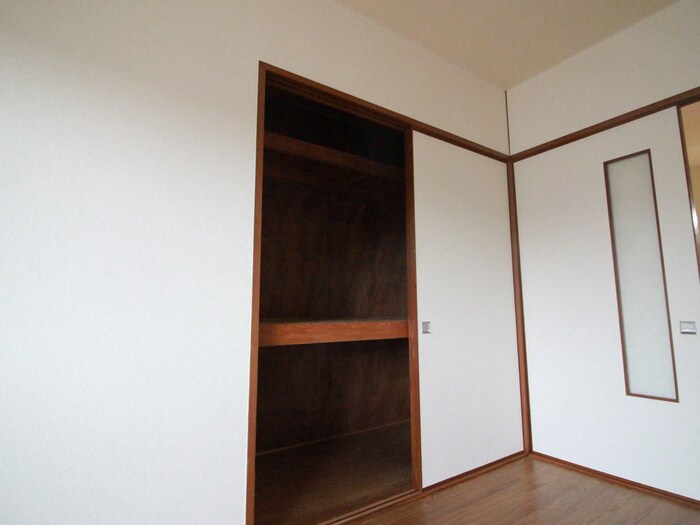 物件内観写真12　(収納)