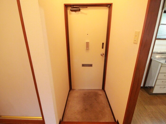 物件内観写真14　(玄関)