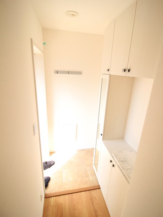 物件内観写真17　(玄関)