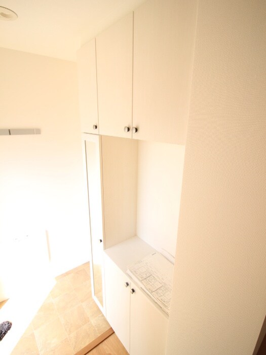 物件内観写真18　(靴箱)