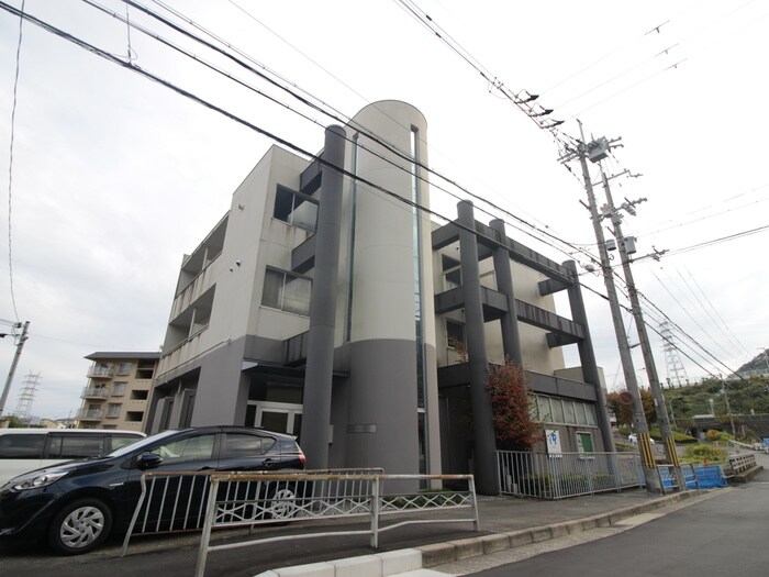 物件外観写真5　(駐輪場)