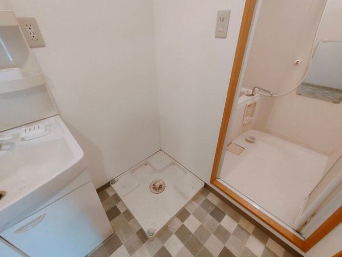 物件内観写真9　(洗濯機置場)