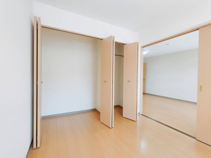 物件内観写真16　(収納)