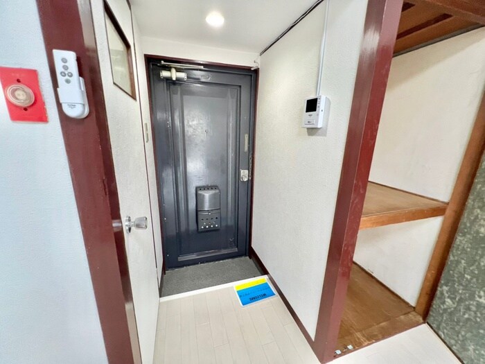 物件内観写真20　(玄関)