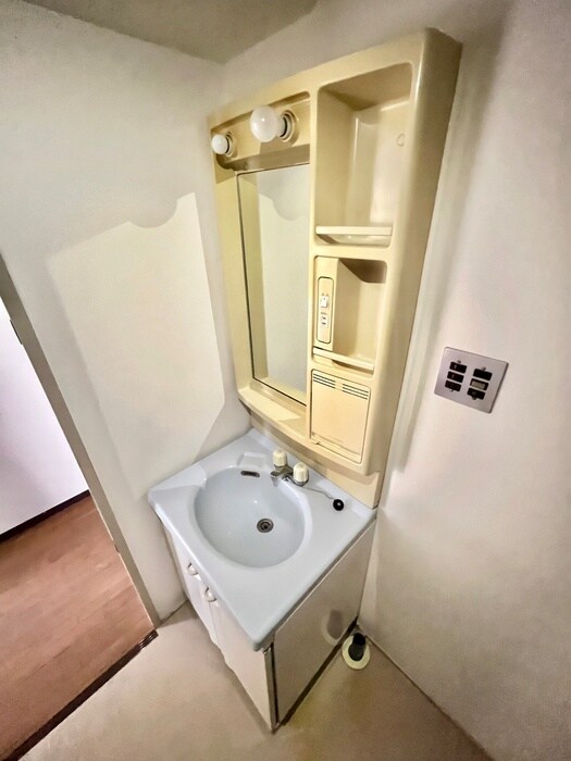 物件内観写真13　(洗面)