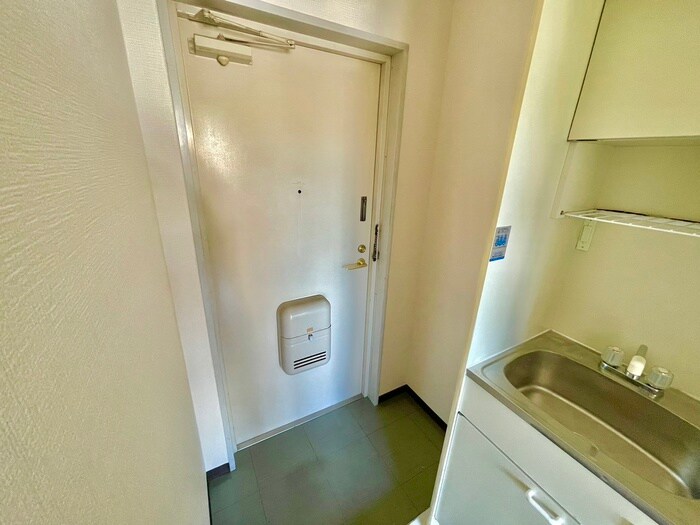 物件内観写真7　(玄関)