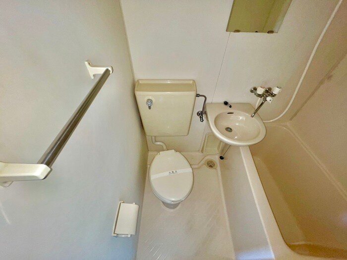 物件内観写真8　(トイレ)