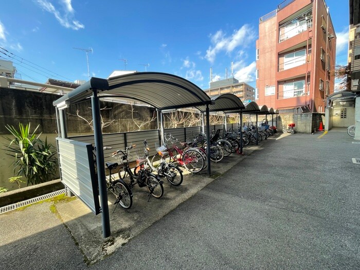 ランブラス嵯峨の駐輪場