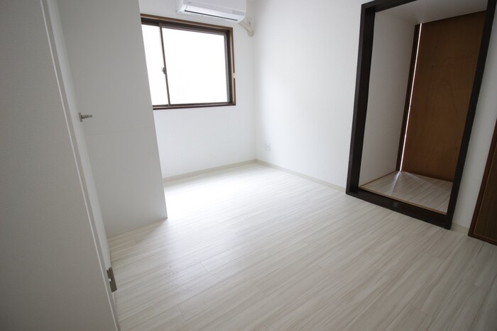 物件内観写真9　(居室)