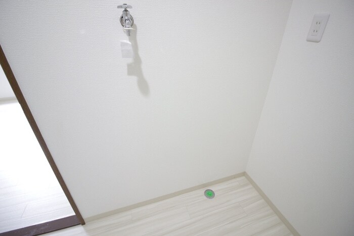 物件内観写真14　(洗濯機置場)