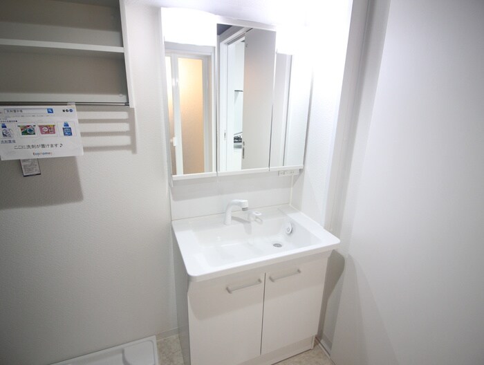 物件内観写真8　(洗面)