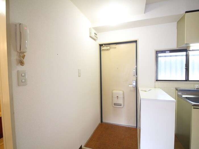 物件内観写真17　(玄関)