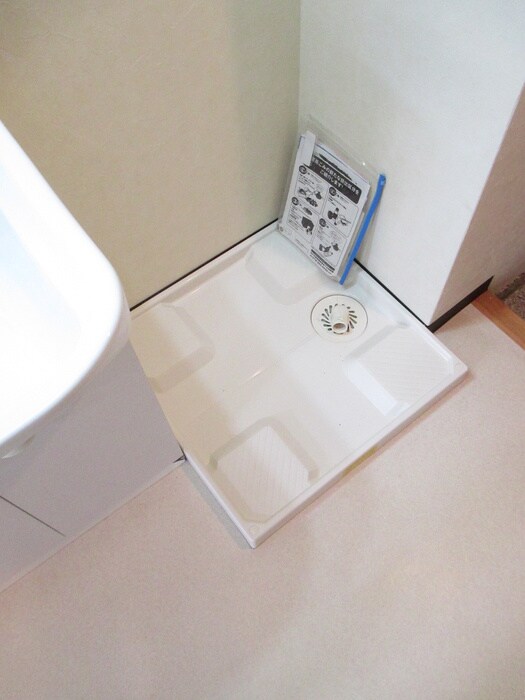 物件内観写真10　(洗濯機置場)