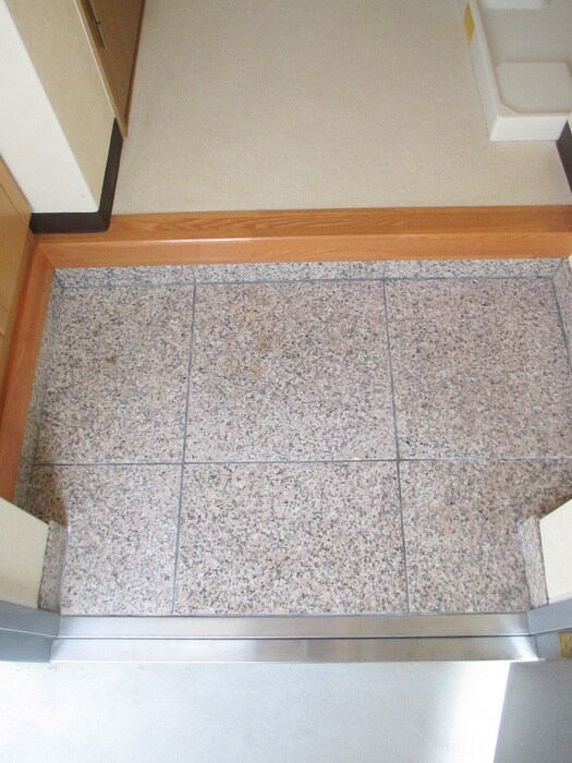 物件内観写真16　(玄関)