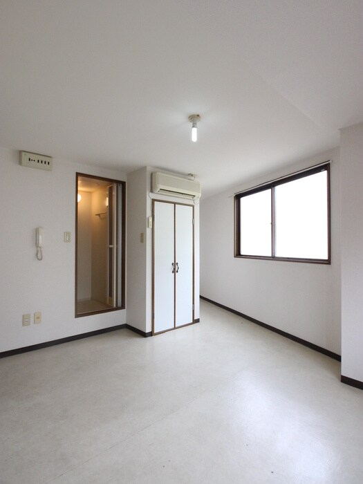 物件内観写真10　(居室)