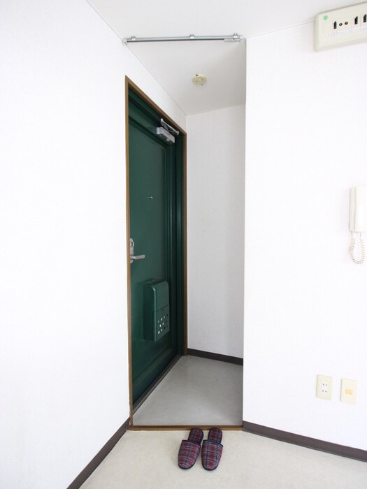 物件内観写真16　(玄関)