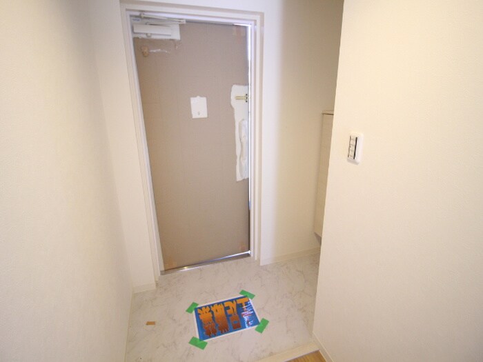 物件内観写真15　(玄関)