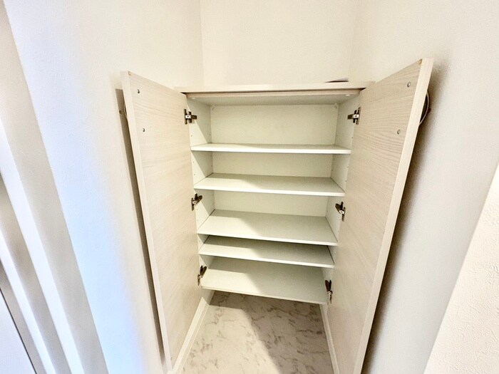 物件内観写真16　(靴箱)