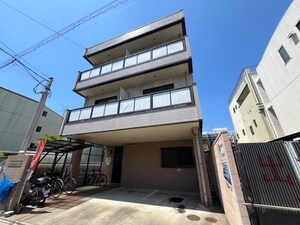 シャンブル深草外観写真