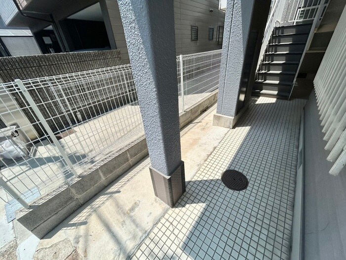 物件外観写真4　(駐輪場)