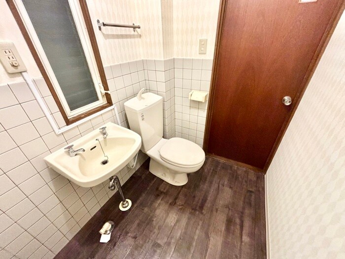 物件内観写真12　(トイレ)