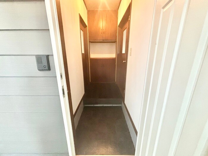 物件内観写真15　(玄関)