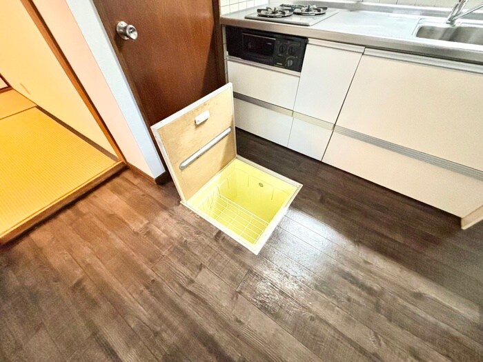 物件内観写真16　(収納)