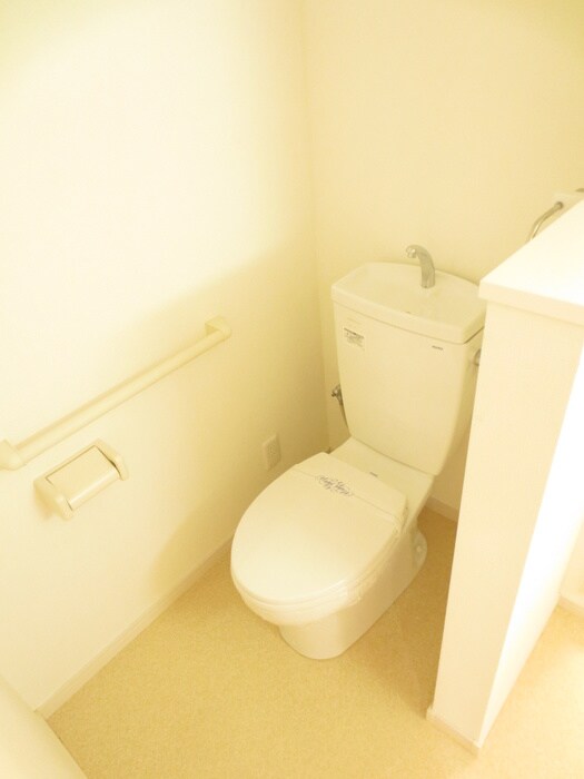 物件内観写真14　(トイレ)