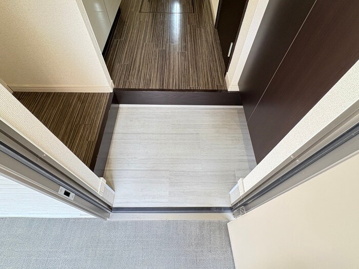 物件内観写真18　(玄関)