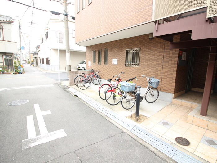 物件外観写真3　(駐輪場)