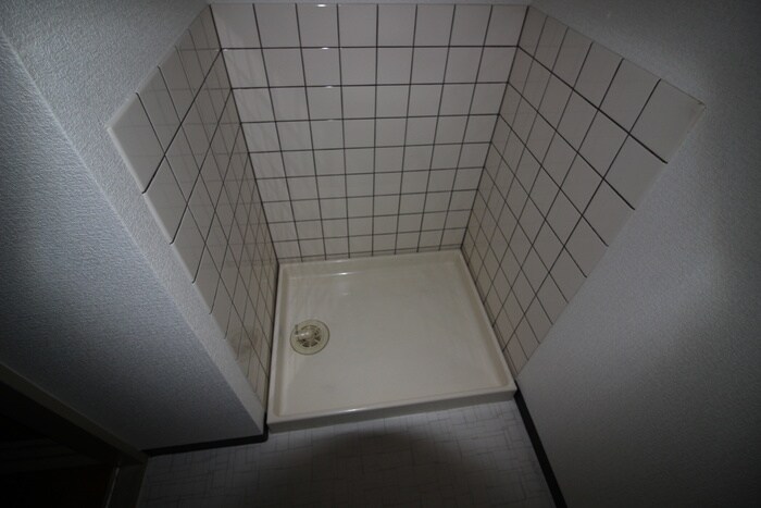 物件内観写真8　(洗濯機置場)