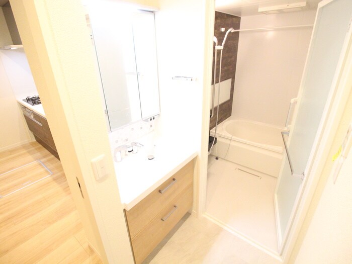 物件内観写真13　(洗面)