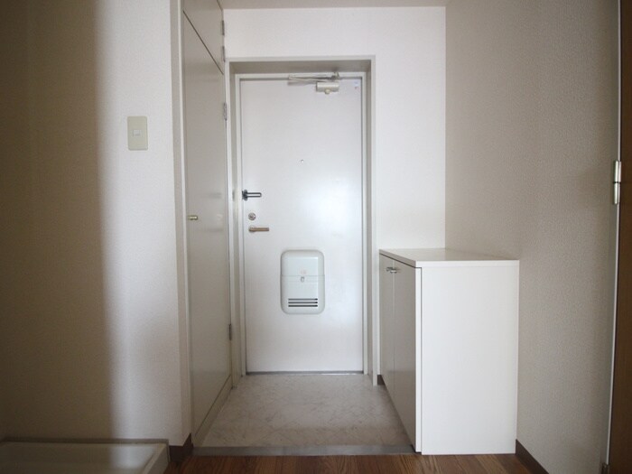 物件内観写真17　(玄関)