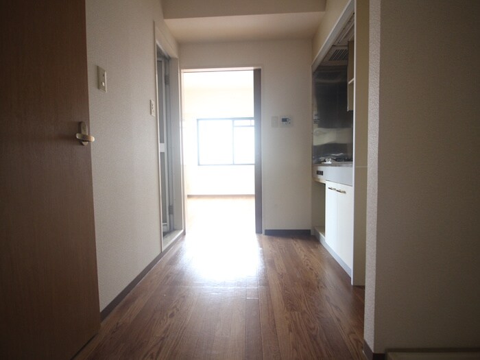 物件内観写真18　(廊下)