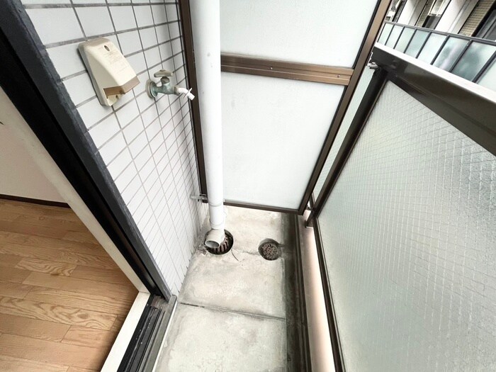 物件内観写真11　(洗濯機置場)