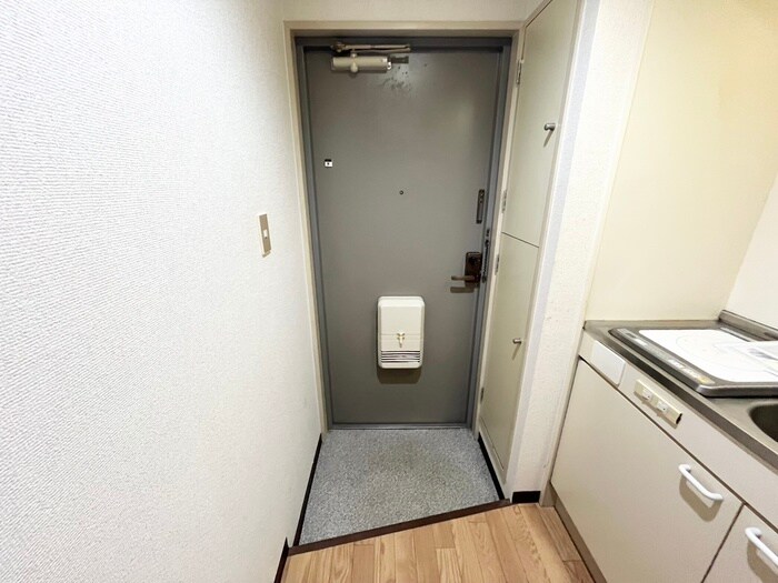 物件内観写真18　(玄関)