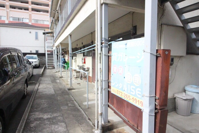 物件外観写真5　(エントランス部分)