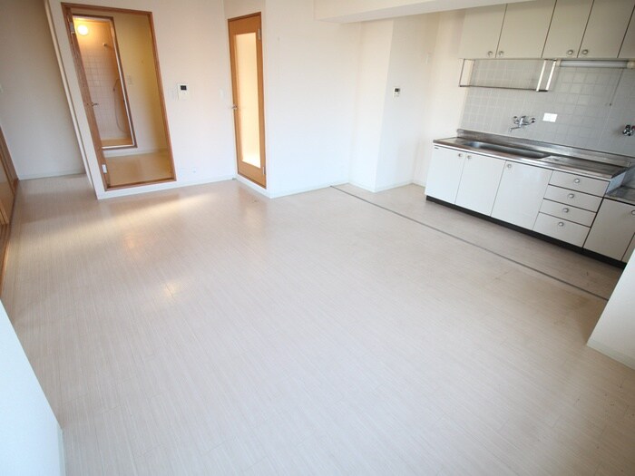 物件内観写真4　(居室)