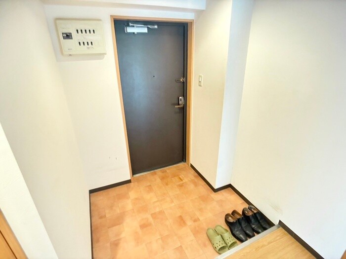 物件内観写真7　(玄関)