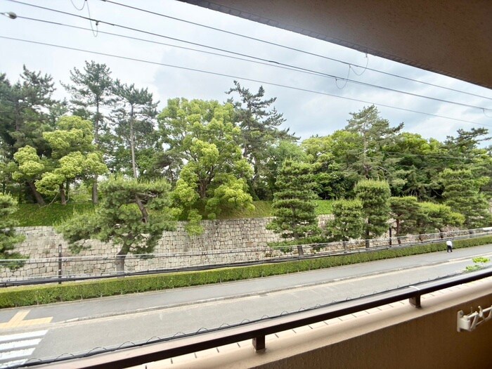 物件内観写真13　(室内からの展望)