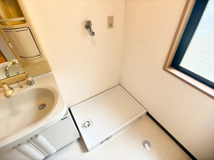 物件内観写真17　(洗濯機置場)