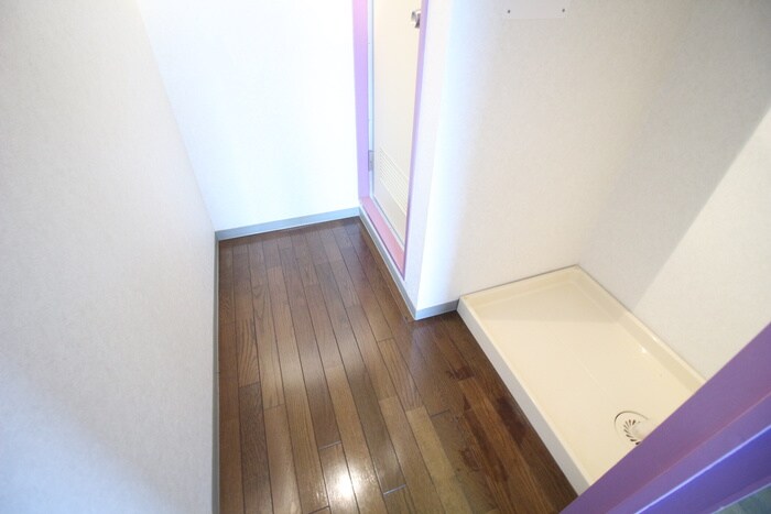 物件内観写真13　(洗濯機置場)