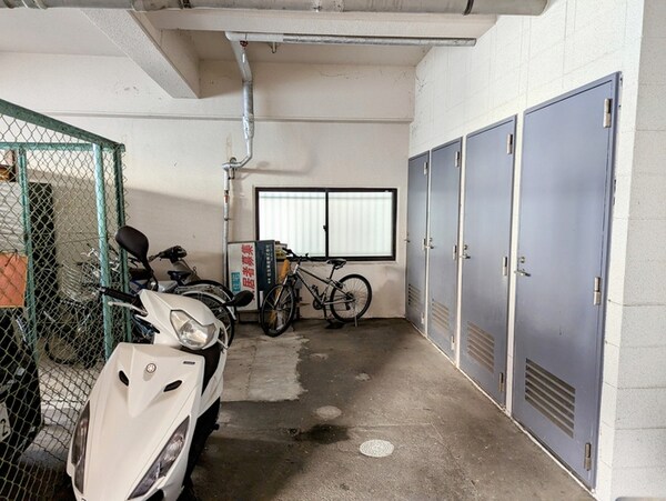 バイク置き場