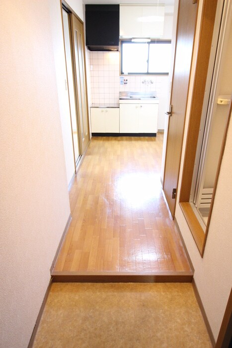 物件内観写真7　(玄関)