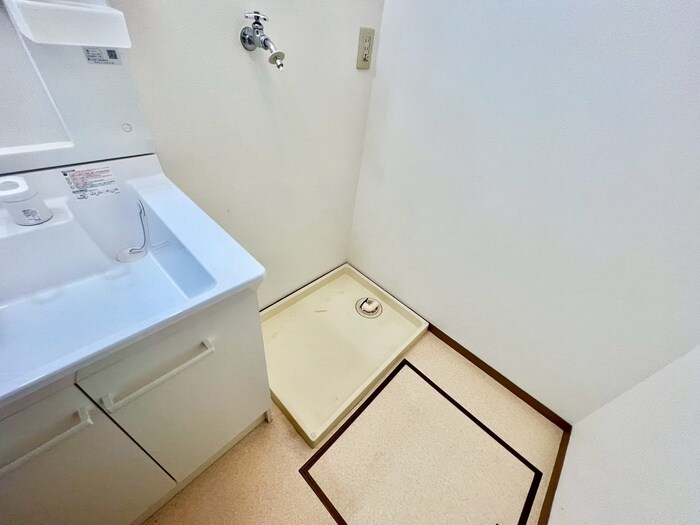 物件内観写真17　(洗濯機置場)