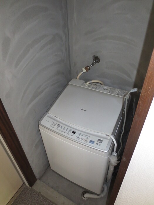 物件内観写真12　(洗濯機置場)