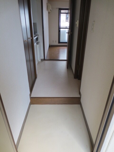 物件内観写真7　(玄関)