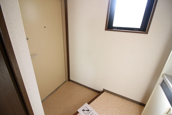 物件内観写真19　(玄関)